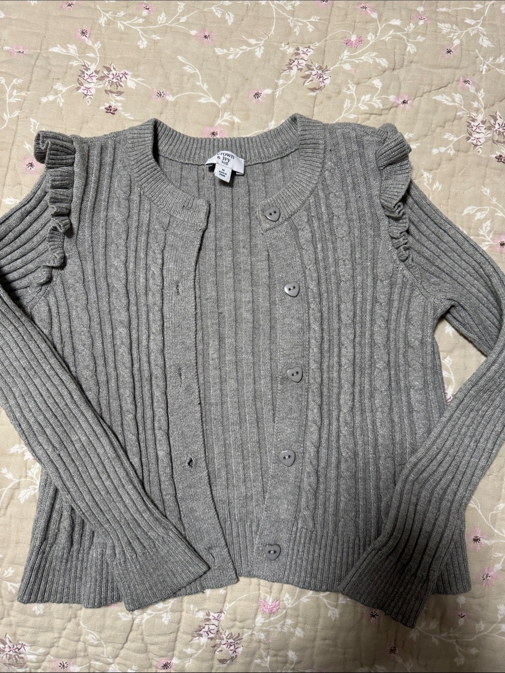 crown & ivy Gray Ribbed Ruffle-Shoulder Cardigan